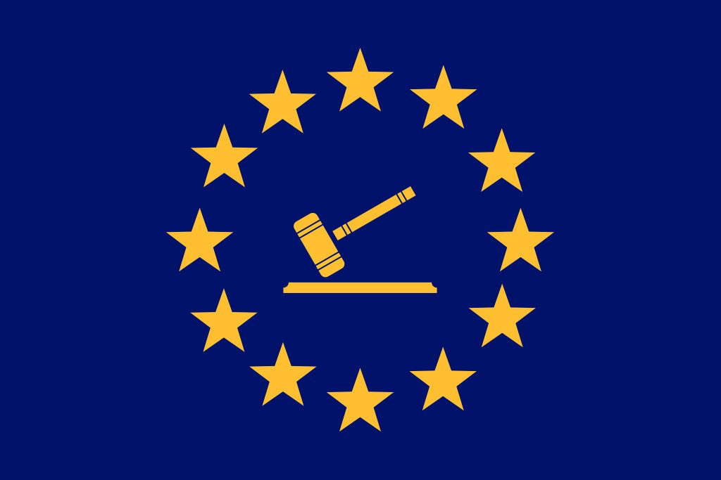 EU flagg med dommerklubbe