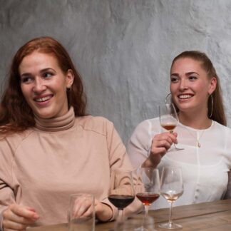 To personer på ølsmaking